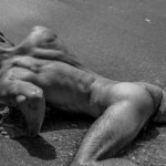 BOYS! BOYS! BOYS! - Il nudo maschile in una mostra online per il Pride Month - Drift Ashore © Ruben van Schalm - Gay.it