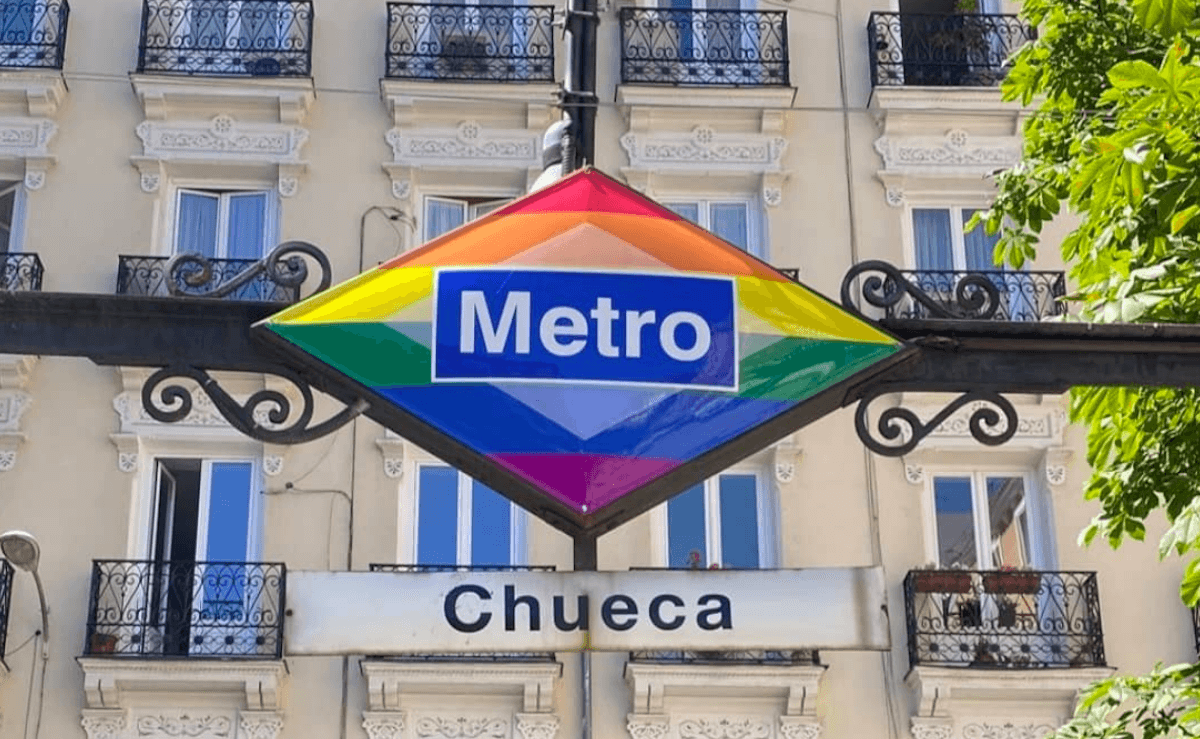 Madrid, la fermata metro di Chueca rimarrà per sempre arcobaleno