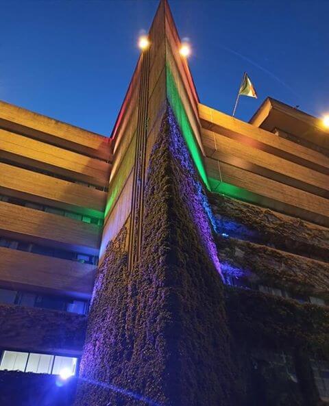 Matera, il Comune si tinge di arcobaleno per celebrare il Pride - Matera il Comune si tinge di arcobaleno per celebrare il Pride - Gay.it