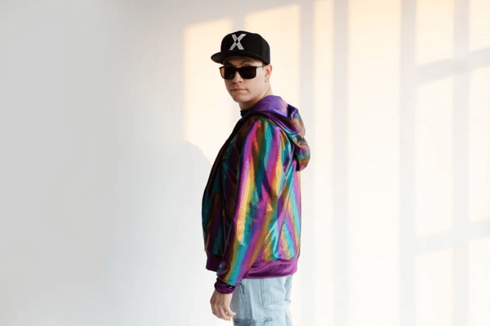 Raymix, il DJ e cantante messicano fa coming out: "Mi hanno detto di non dirlo, ma sono gay" - Raymix - Gay.it