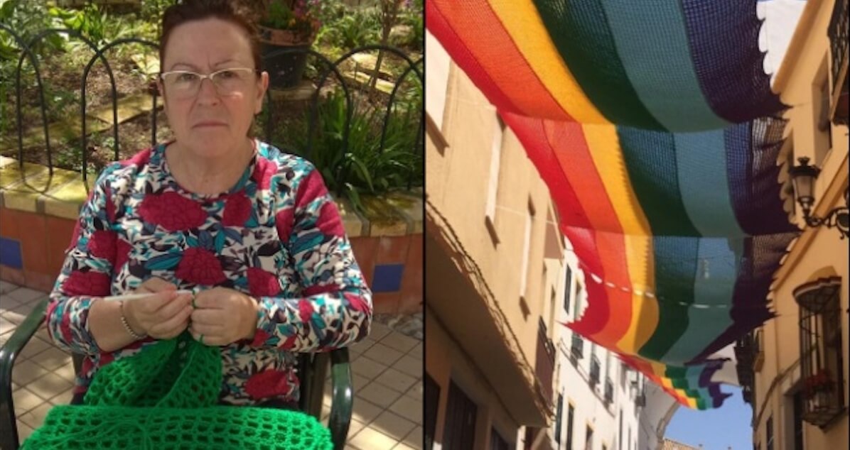 Spagna, 13 donne realizzano all’uncinetto bandiera arcobaleno di 50 metri – le foto sono virali