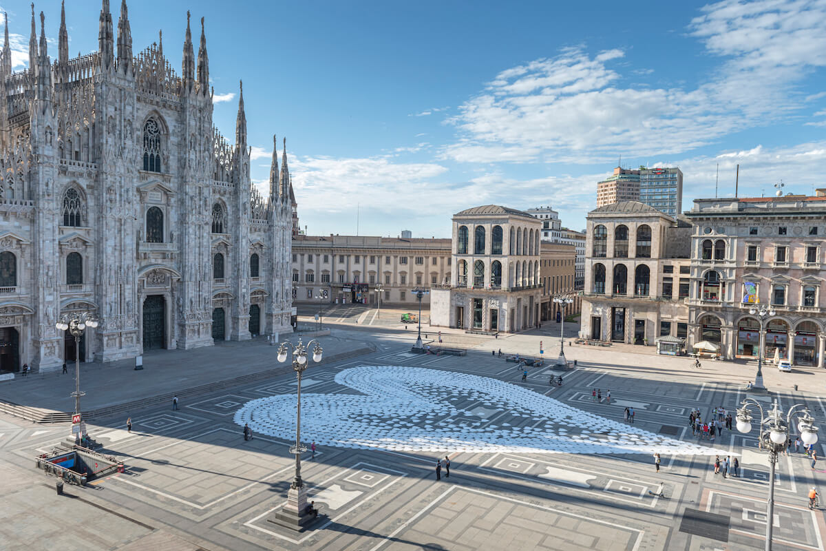Milano Pride 2020, installazione in Piazza Duomo: “riempite i cuori con parole che parlano di diritti e di uguaglianza”