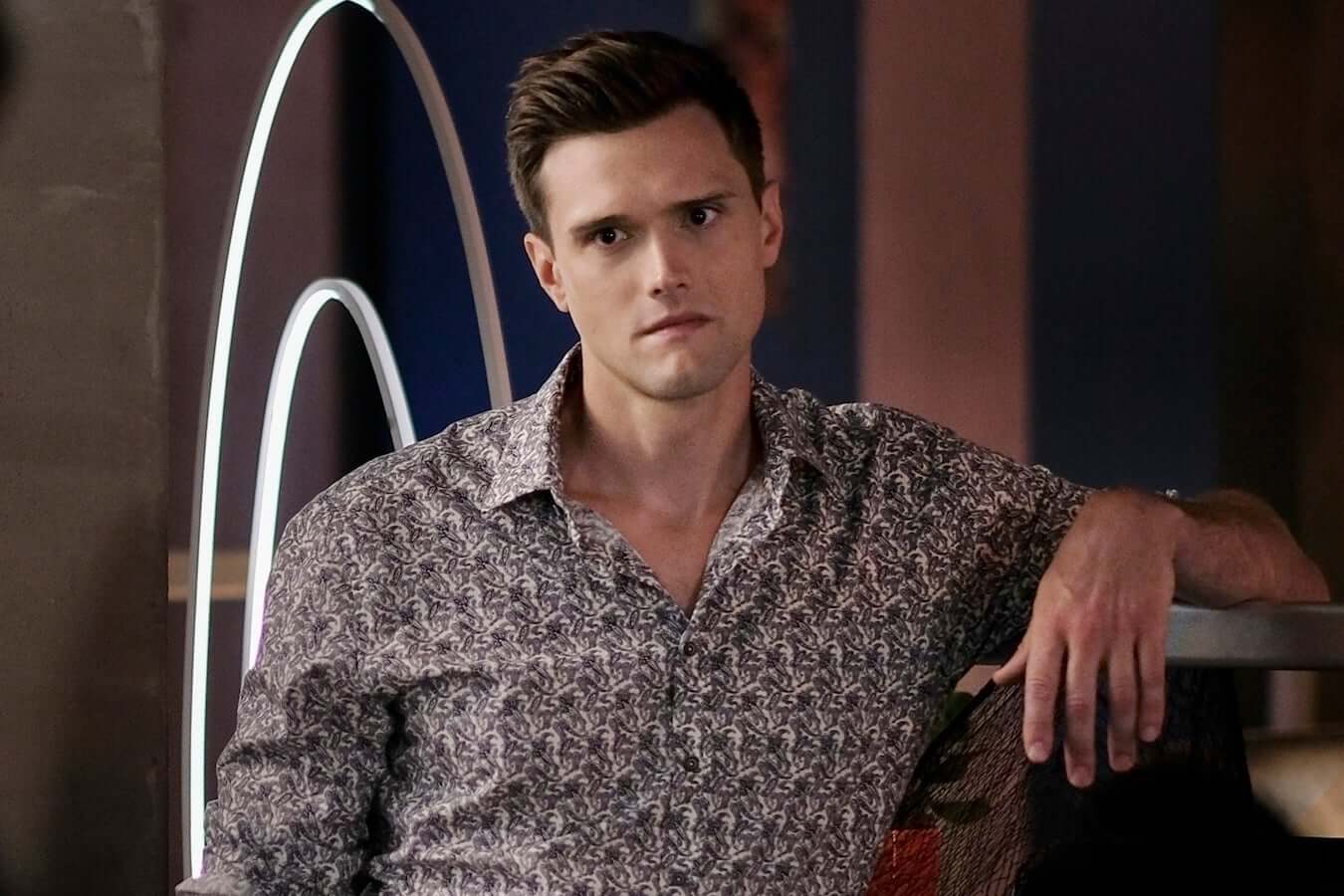Hartley Sawyer cacciato da ‘The Flash’ per tweet omofobi, razzisti e misogini