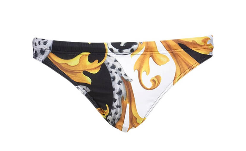 5 Costumi da Bagno da sfoggiare in spiaggia - 7469E8BC 603B 41C4 A1B7 58E94477DE26 - Gay.it