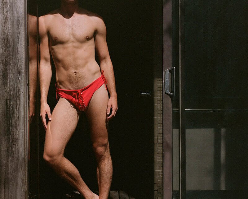 I costumi di Ludovic de Saint Sernin sono il must have del momento - 946E575D 63C7 4C93 9B5D 7C6CF2E18736 - Gay.it