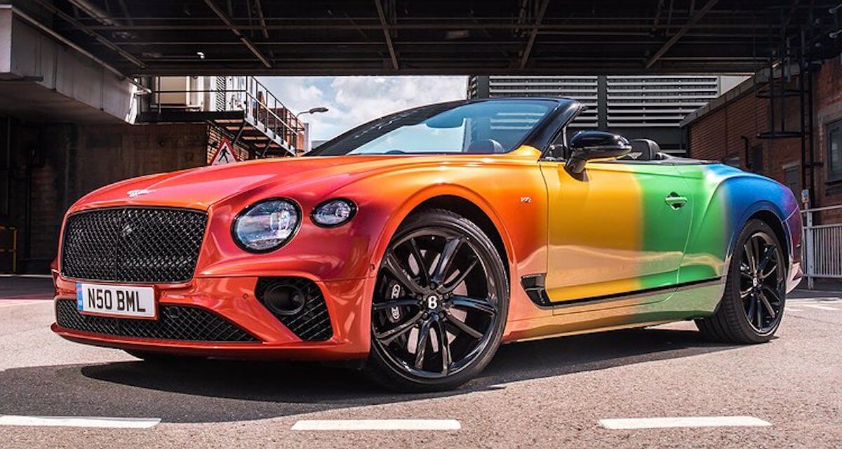 Bentley celebra il Pride con una Continental GT rainbow da 250.000 dollari