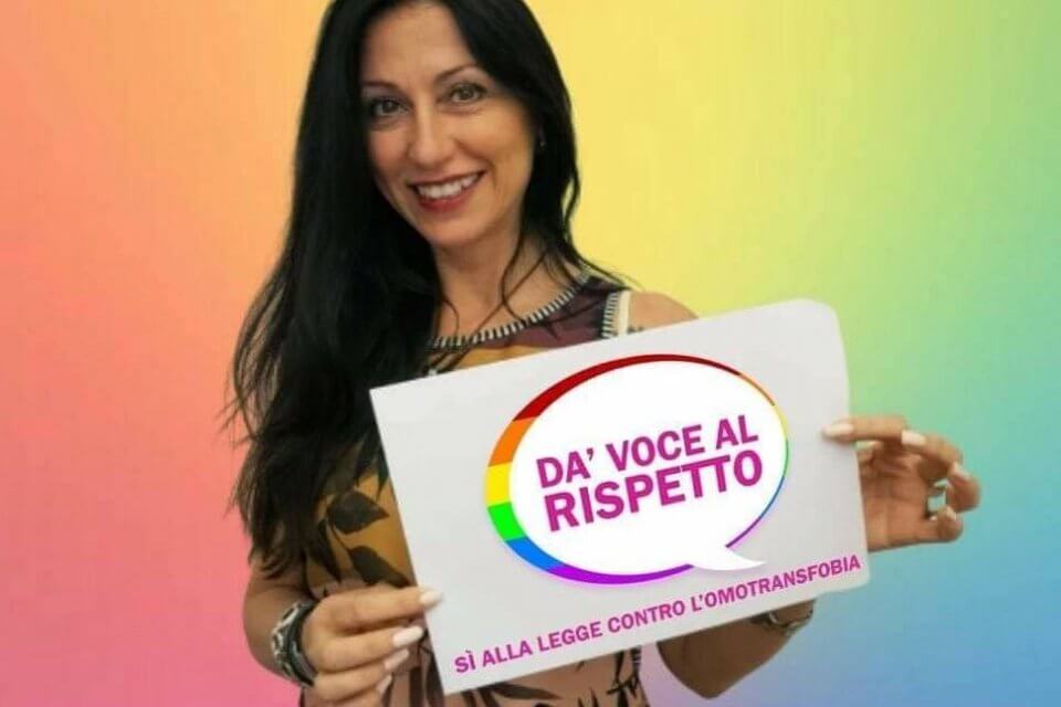 DDL Zan, Alessandra Maiorino (M5S): "avanti con la legge, avanti con il rispetto della natura umana!" - DDL Zan intervista ad Alessandra Maiorino - Gay.it