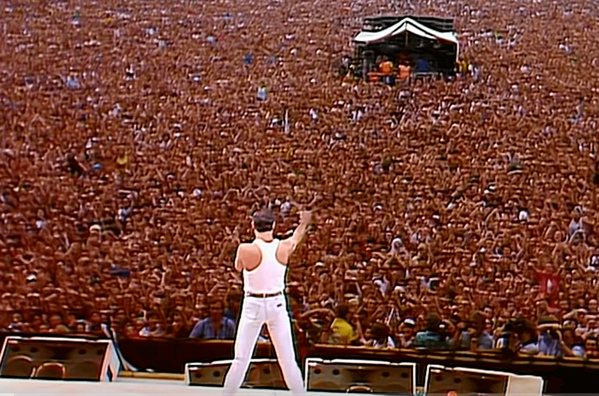 Queen, 37 anni fa l'epocale live di Freddie Mercury al Live Aid - VIDEO - Freddie Mercury 3 - Gay.it
