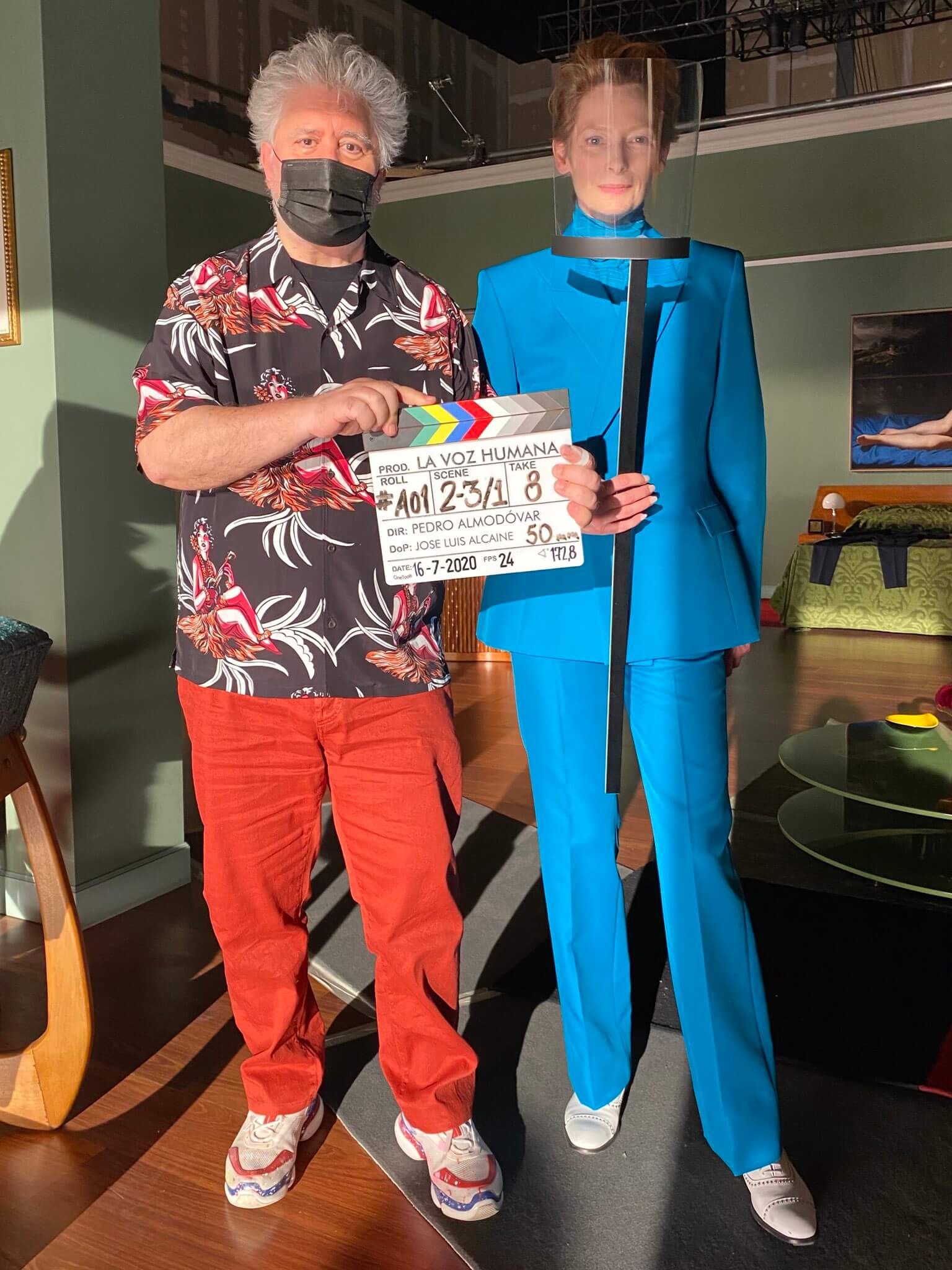 La voce umana, via alle riprese per Pedro Almodovar: prima foto dal set con Tilda Swinton - Pedro Almodo%CC%81var Tilda Swinton Shangay 1 - Gay.it