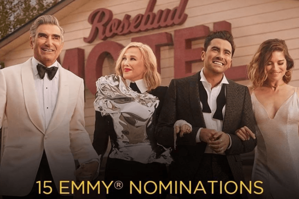 Schitt’s Creek, pioggia di nomination agli Emmy 2020 per la serie comedy LGBT - perché in Italia non si è MAI vista? - Schitt’s Creek - Gay.it