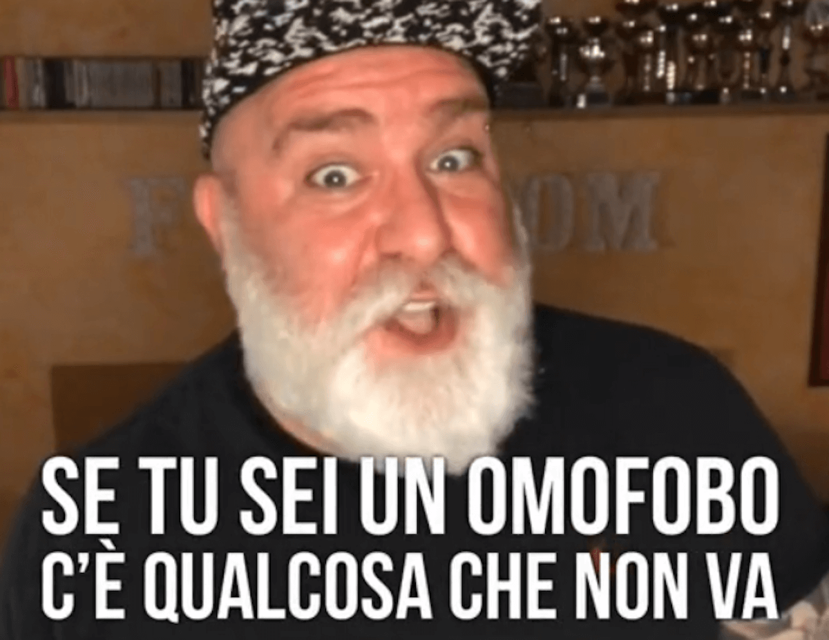 “Se sei un omofobo c’è qualcosa che non va”, la canzoncina spopola su TikTok – il video è virale