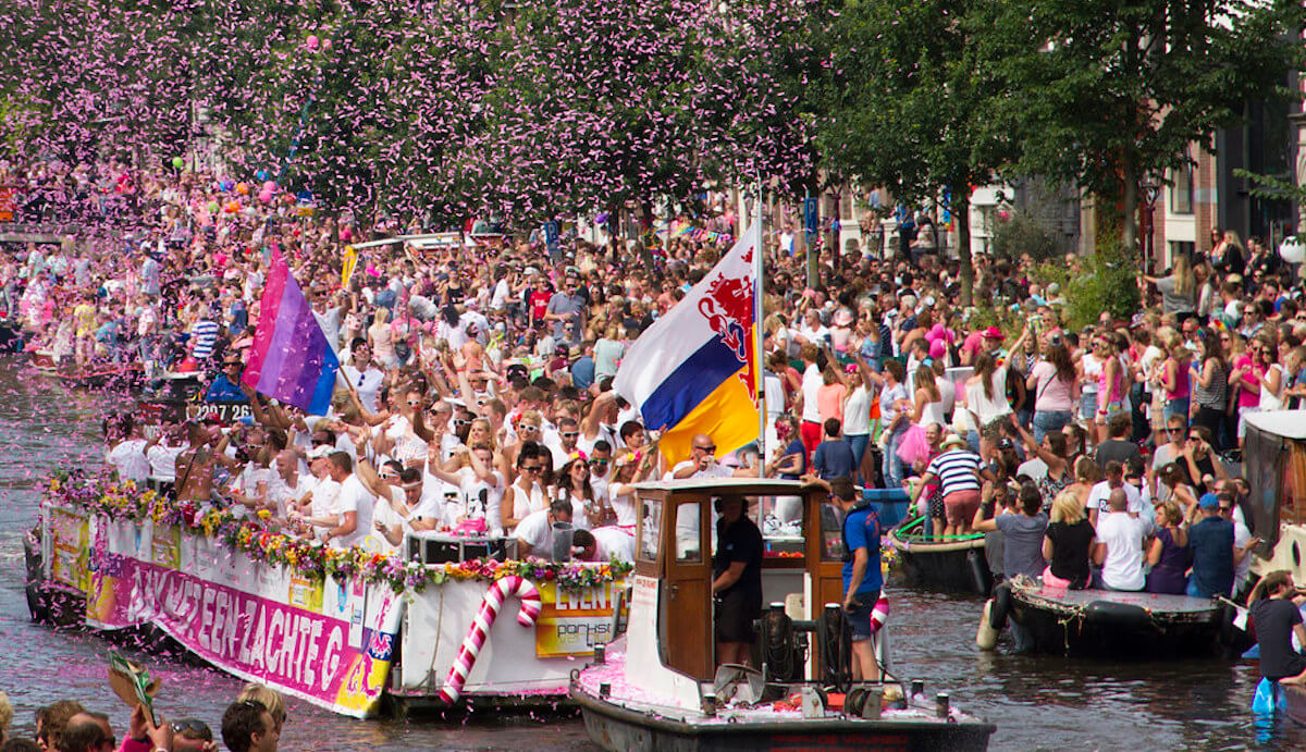 Olanda, i diritti LGBT + inclusi nell’articolo 1 della Costituzione
