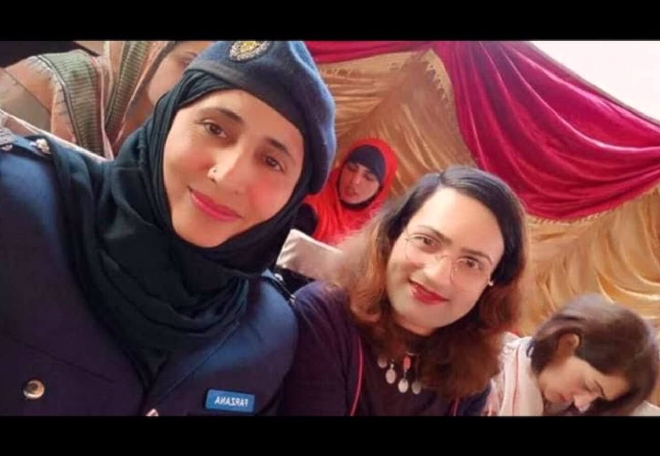Reem Sharif: la prima poliziotta trans del Pakistan diventa un modello per tutta la comunità T