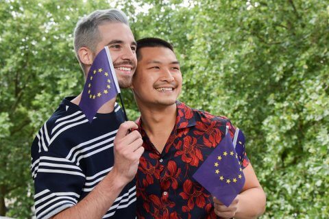 La Commissione Europea: "la libertà di amare è libertà di vivere, basta omotransfobia" - Commissione Europea - Gay.it