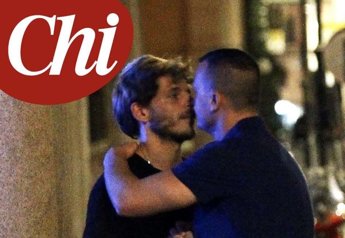 Rocco Casalino paparazzato con Gabriele Rossi