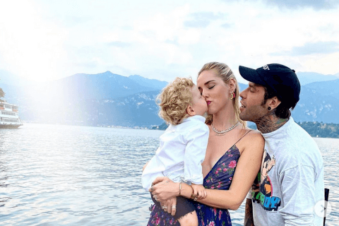 Chiara Ferragni, "Se un bimbo vede 2 uomini baciarsi non diventa gay, bisogna insegnargli l'amore senza confini" - ferragni e fedez - Gay.it