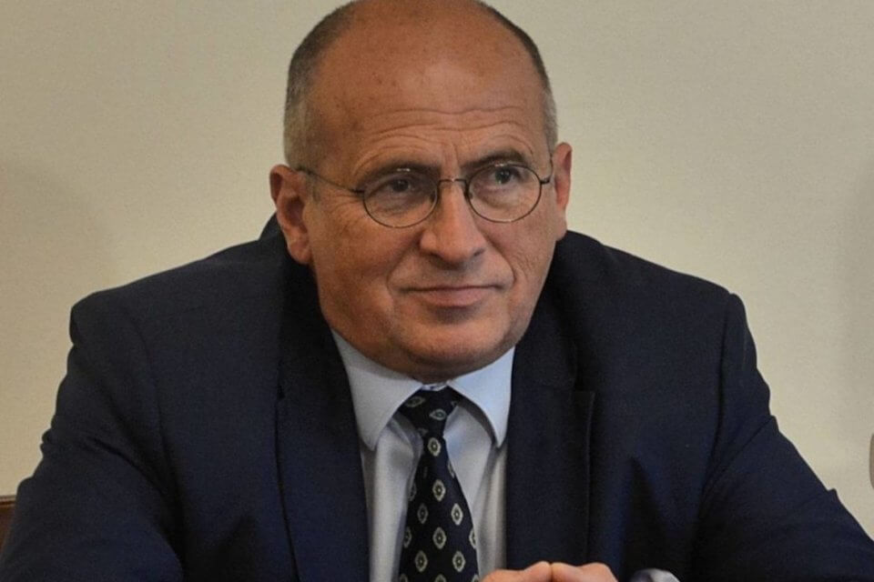Di male in peggio. Il nuovo ministro degli esteri polacco: ‘LGBT promuovono pedofilia, cannibalismo e zoofilia’