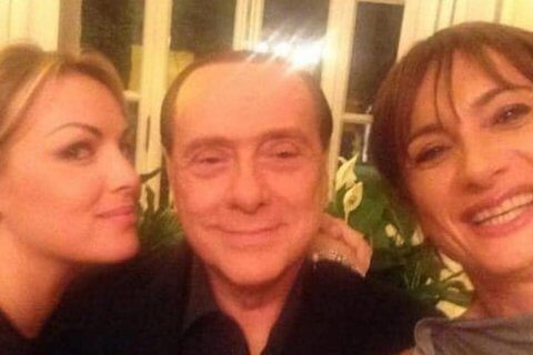 Mario Adinolfi sulle foto Pascale/Turci: "Povero Berlusconi, irriso a 80 anni da una lesbica" - è scontro con Vladimir Luxuria - pascale berlusconi vladimir - Gay.it