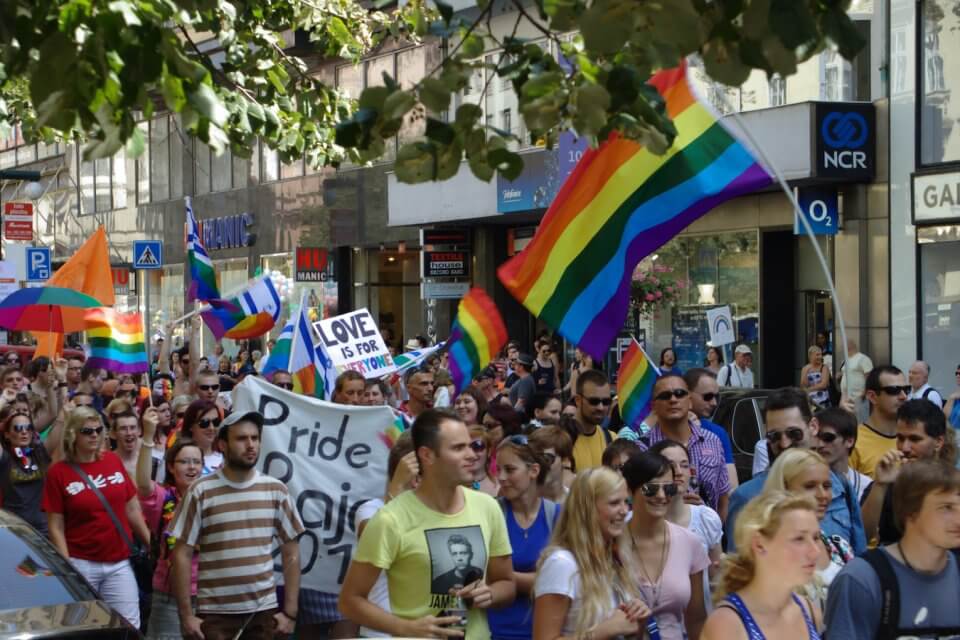 La pericolosa strada anti-LGBT che sta adottando la Repubblica Ceca