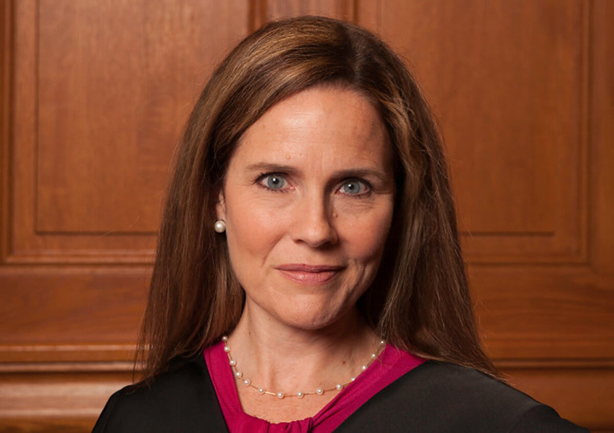 Trump sceglie Amy Barrett per la Corte  Suprema: ultracattolica contraria a matrimoni gay e aborto