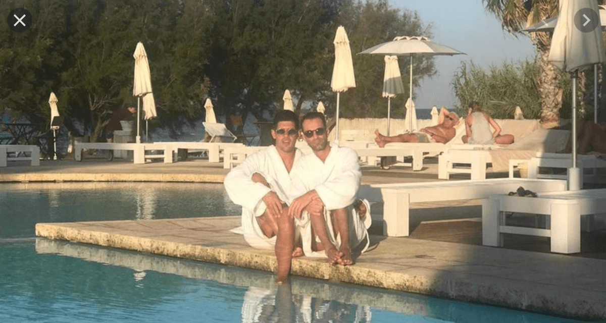 Fasano, coppia di neo sposi vittima di omofobia: lo chef disegna un pene sul piatto