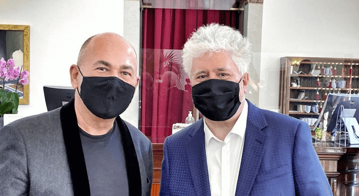 Ferzan Ozpetek e Pedro Almodovar, storico incontro a Venezia: due colonne del New Queer Cinema in una foto