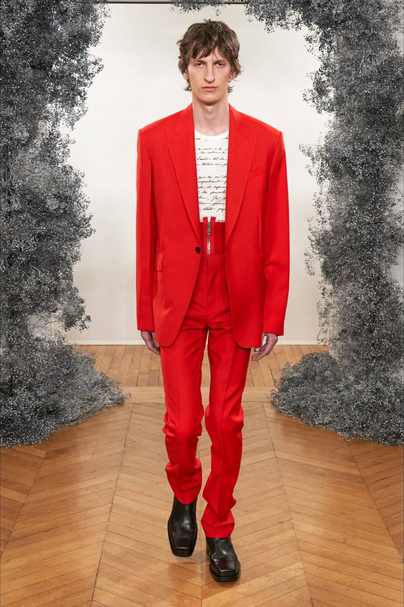 Moda Uomo Inverno 2020 – Il Rosso è il Colore da avere questa stagione - Givenc scaled - Gay.it