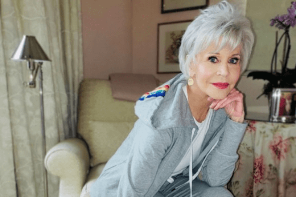 Jane Fonda dimostra che non si è mai troppo vecchi per rispettare i pronomi delle persone - Jane Fonda - Gay.it