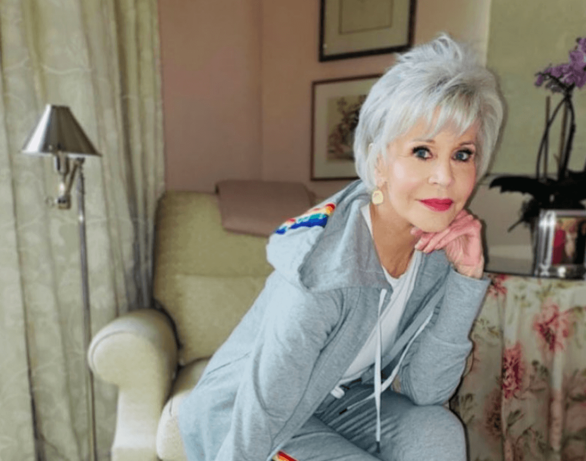 Jane Fonda dimostra che non si è mai troppo vecchi per rispettare i pronomi delle persone