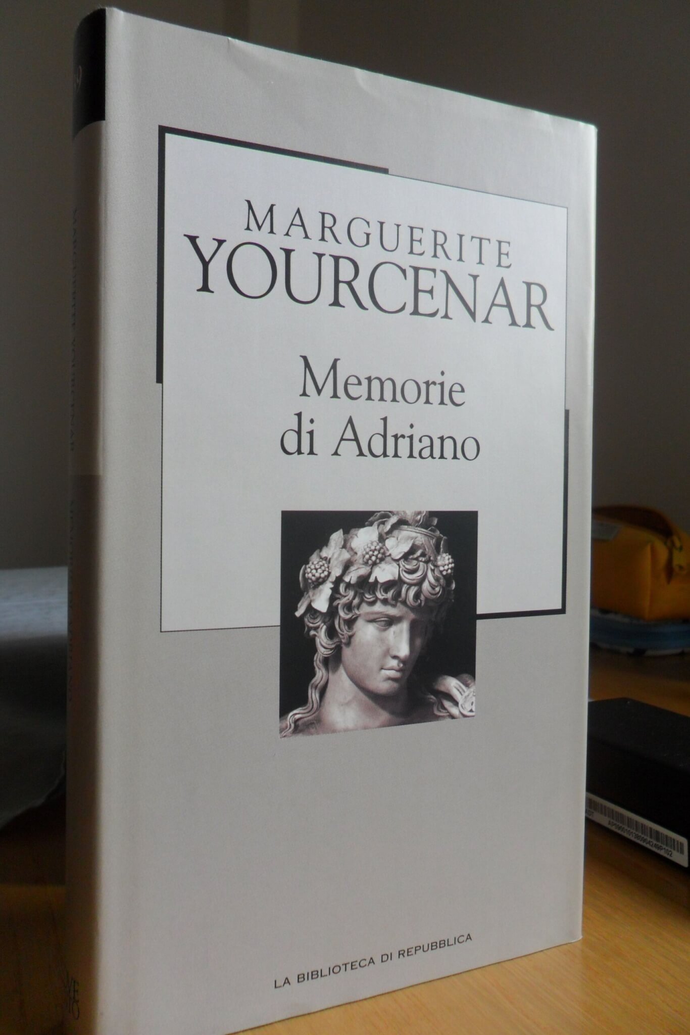 Memorie di Adriano, la recensione del capolavoro di Marguerite Yourcenar