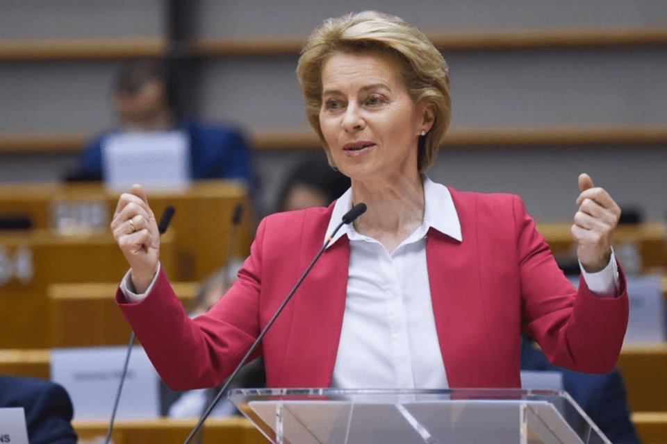 Ursula von der Leyen: "Preoccupati per la legge ungherese, stiamo valutando se vìoli la legislazione UE" - Ursula von der Leyen - Gay.it
