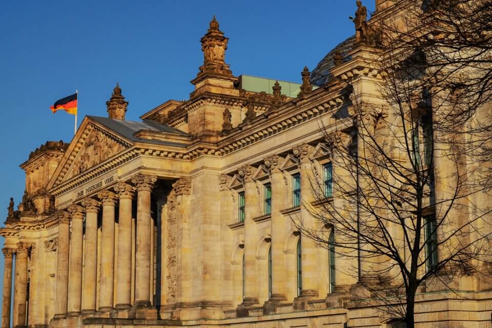 "Gay Berlin" di Robert Beachy: l'omosessualità come storia tedesca - berlino parlamento - Gay.it