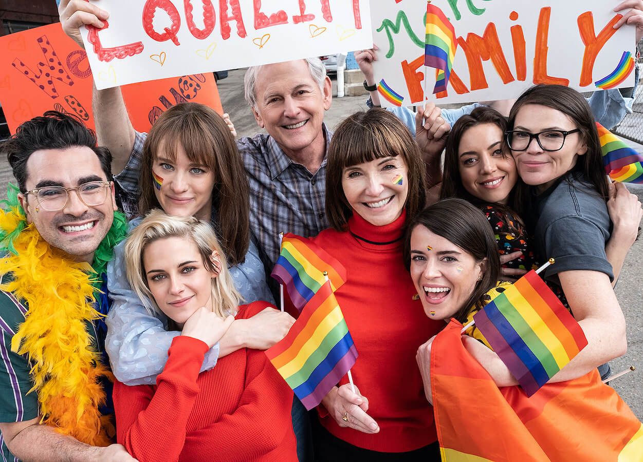 Un Natale rainbow: ecco ‘Happiest Season’, commedia romantica ‘queer’ con Kristen Stewart