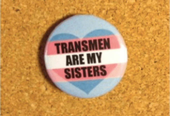 J.K. Rowling, continua la sua crociata anti-trans: promuove l'e-commerce che vende merce transfobica - transfobia rowling - Gay.it
