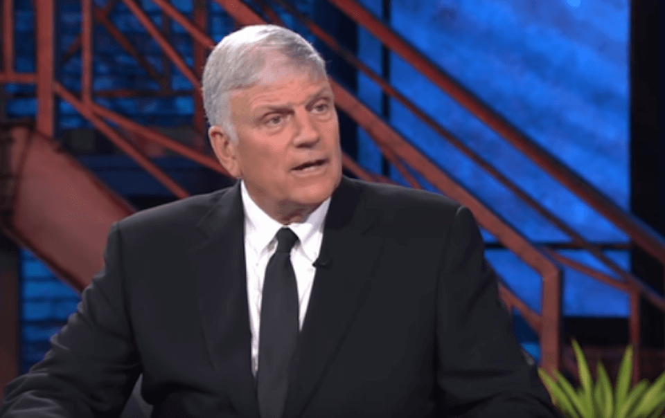 Predicatore evangelico contro Papa Francesco: "Banalizza il sacrificio di Cristo normalizzando l'omosessualità" - Franklin Graham - Gay.it