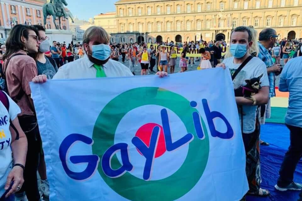 DDL Zan, festeggiano anche i gay di centrodestra: "sconfitta la peggior destra sovranista" - GayLib - Gay.it