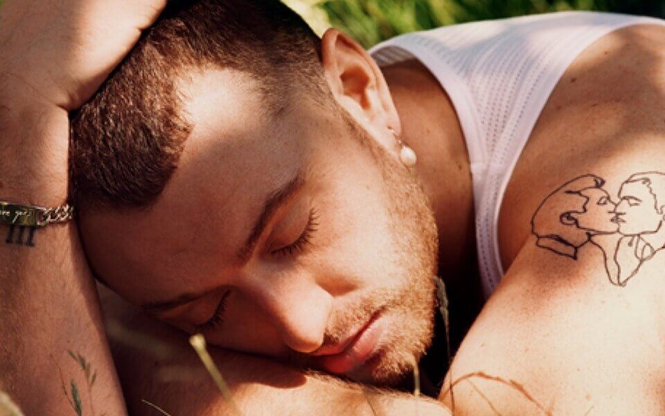Sam Smith, l’amore LGBT nel nuovo video Kids Again e nel nuovo disco Love Goes