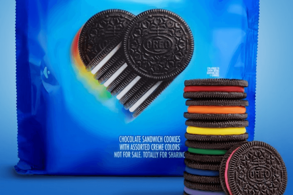 OREO, arrivano i biscotti rainbow per sostenere la comunità LGBT - OREO arrivano i primi biscotti rainbow per sostenere la comunità LGBT - Gay.it