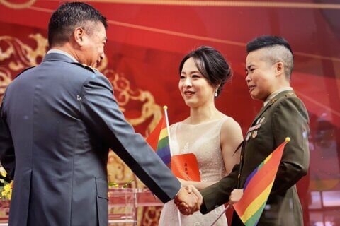 Taiwan, due soldatesse si sposano e fanno la storia - Taiwan due soldatesse si sposano e fanno la storia - Gay.it