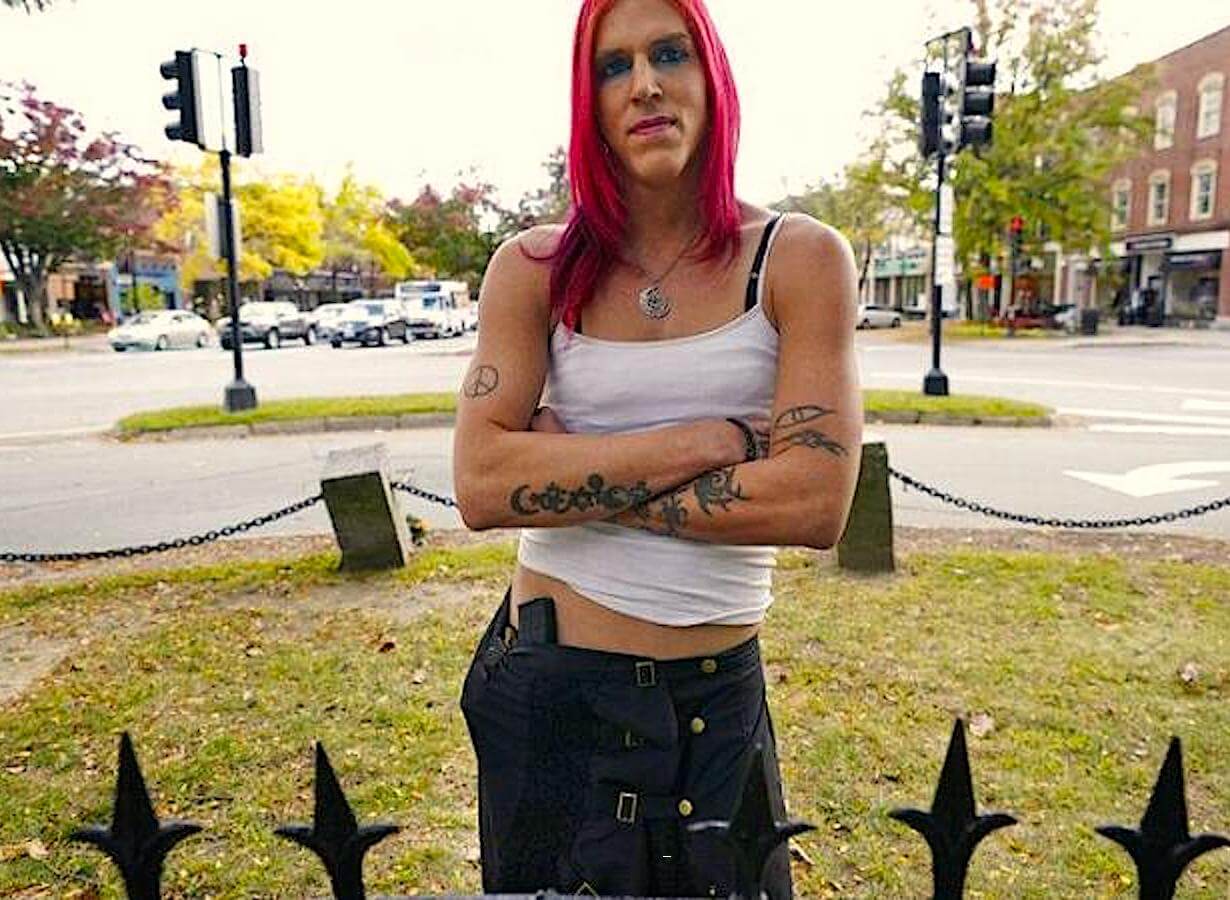 Aria DiMezzo, donna trans e sacerdotessa satanica: candidata perfetta come sceriffo dei repubblicani