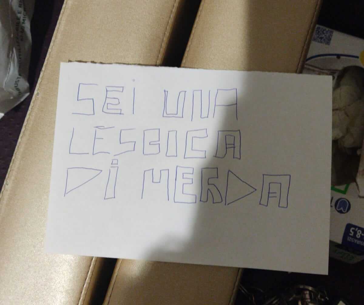 “Sei una lesbica di mer*a”, indecente attacco a una parrucchiera di Torino
