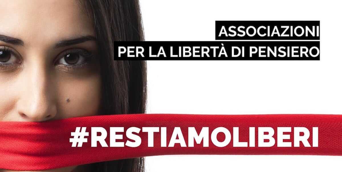 Ultracattolici in Piazza del Popolo contro il DDL Zan: “Poi arriveranno poliamore e cancellazione di mamma e papà”