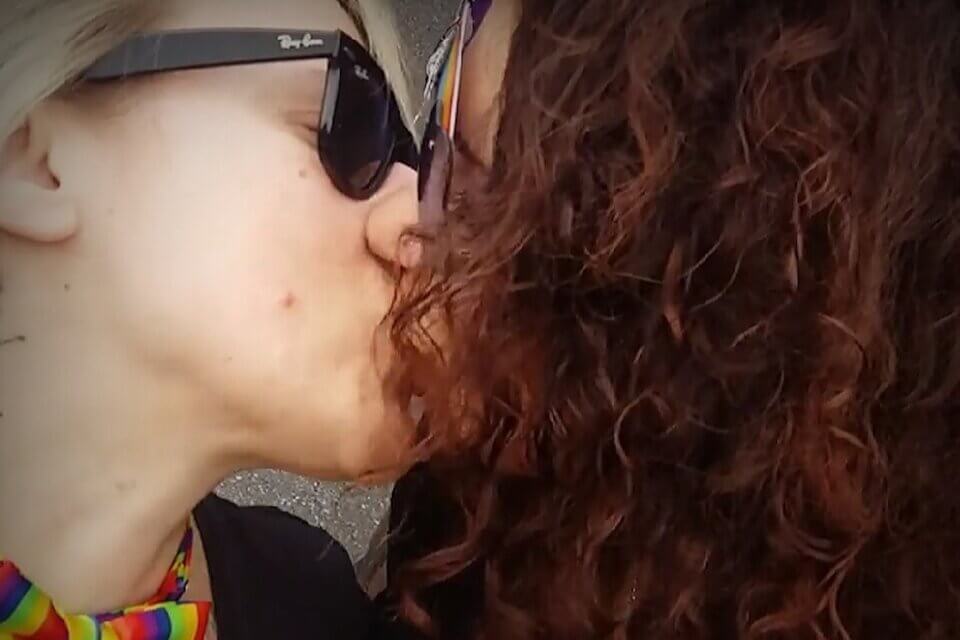 Agnadello, pioggia di foto per dire basta all'omotransfobia dal piccolo comune lombardo - Agnadello pioggia di foto per dire basta allomotransfobia dal piccolo comune lombardo - Gay.it