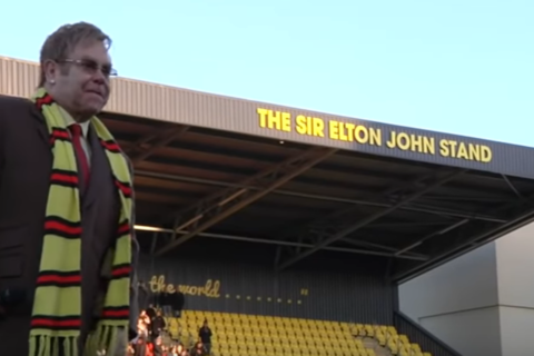 Elton John: "Possedere una squadra di calcio è stato fantastico, fortificato dagli insulti omofobi" - Elton John - Gay.it