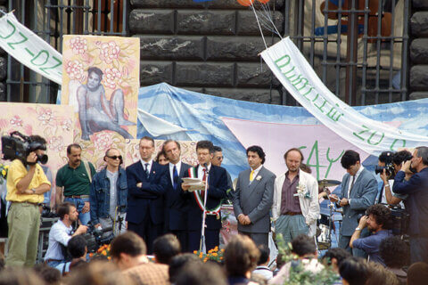 Milano: targa commemorativa per Ivan e Gianni, pionieri delle unioni civili - il video - Ivan Dragoni e Gianni Delle Foglie 1992 - Gay.it