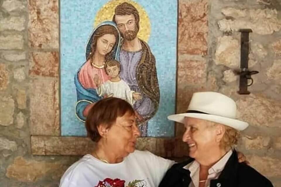 Maria Laura e Lidia "spose" in chiesa ad Assisi, il racconto - Laura e Lidia spose in chiesa - Gay.it