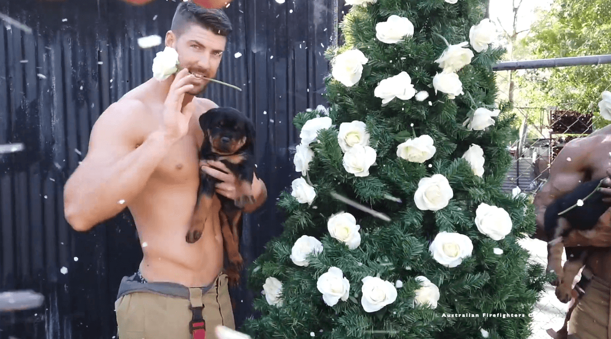 Pompieri australiani sexy, il video natalizio sulle note di All I want for Christmas - Pompieri australiani sexy 2 1 - Gay.it