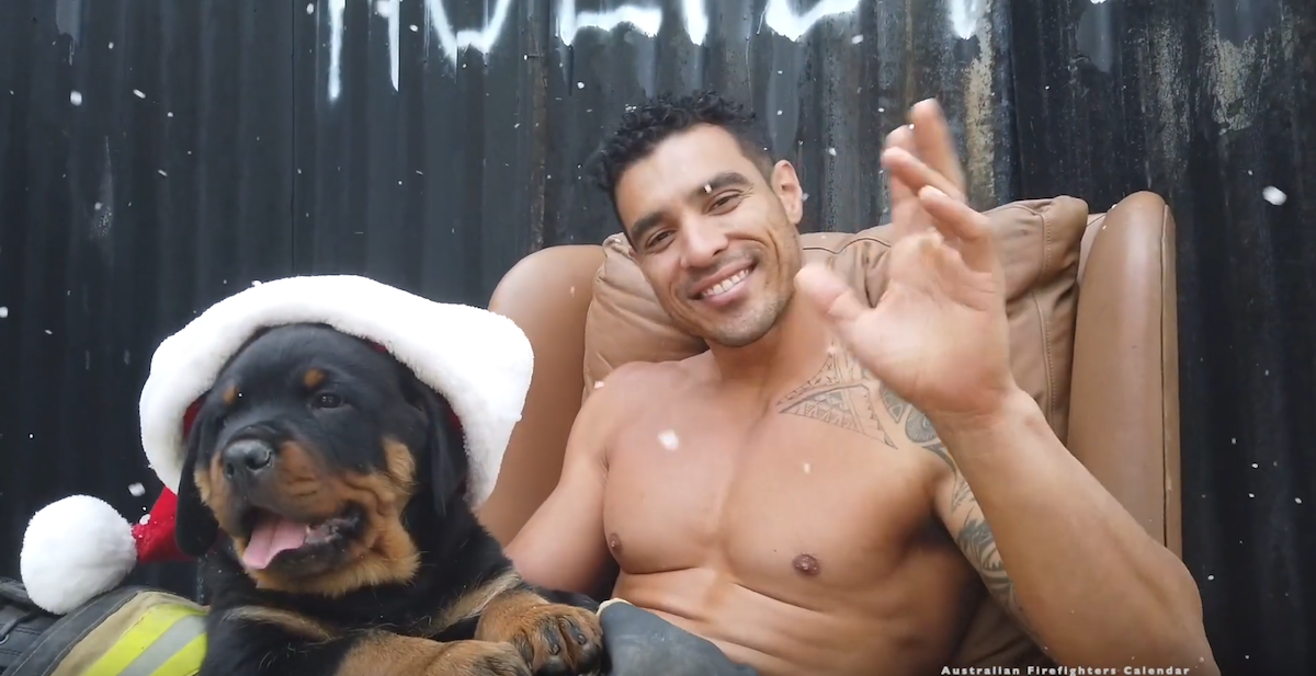Pompieri australiani sexy, il video natalizio sulle note di All I want for Christmas