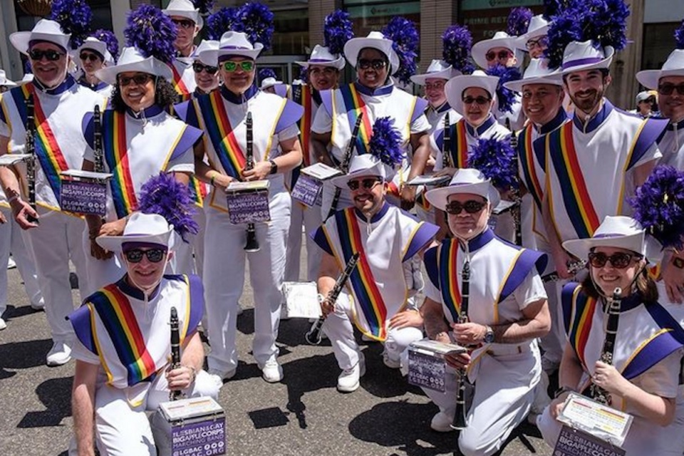 Prima storica banda musicale LGBT alla parata del Giorno del Ringraziamento di New York, il video è virale
