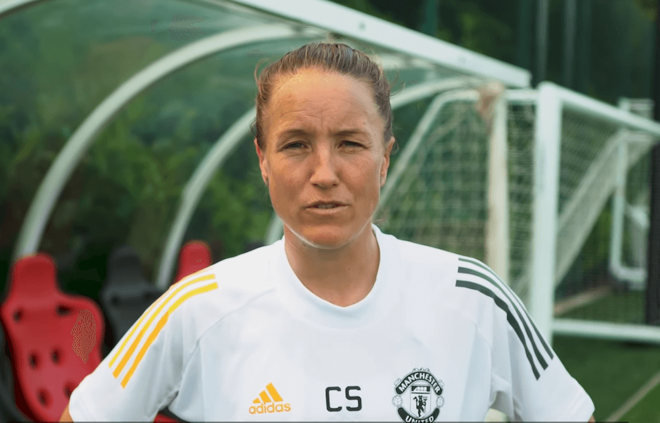 Casey Stoney, l’allenatrice del Manchester è lesbica e non ci sta: “Perché la mia vita dovrebbe essere accettata?”